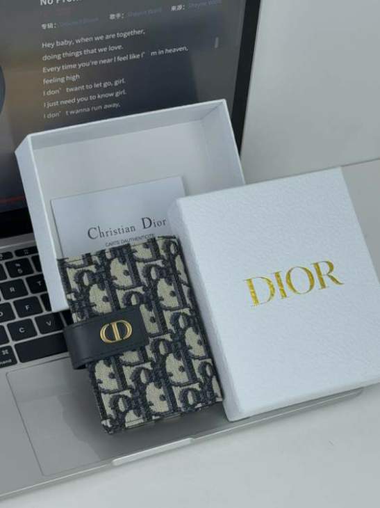 Picture of Dior Wallets _SKUfw239327442fw